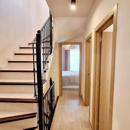 بيت للعطل 3 Bedroom Semi-detached House Callao Saljave كالاو سالفاجي