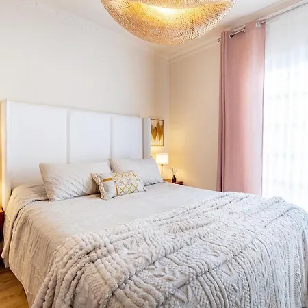 3 Bedroom Semi-detached House Callao Saljave * كالاو سالفاجي