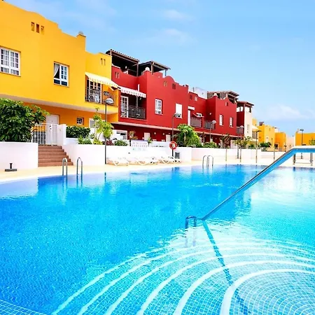 بيت للعطل 3 Bedroom Semi-detached House Callao Saljave